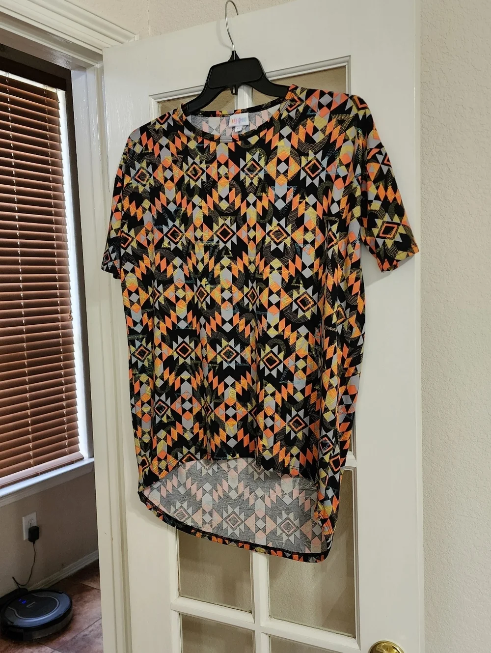 LuLaRoe Irma XS Geometric Tunic Top High Low Oversized Orange
